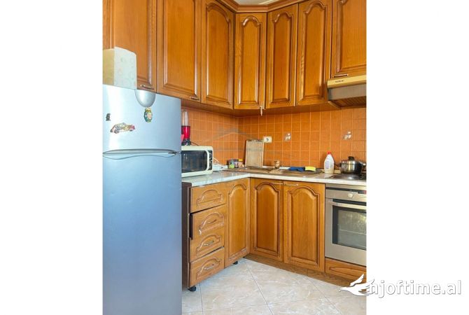 Shtepi me qera Apartament ne Tirane, 1+1, Mobilimi E mobiluar, Pagesa 350  Euro.