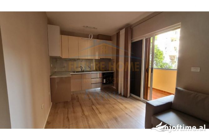 Shtepi ne shitje Apartament ne Tirane, 1+1, Mobilimi E mobiluar, Pagesa 160,000  Euro.