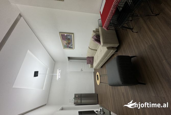 Shtepi ne shitje Apartament ne Tirane, 1+1, Mobilimi E mobiluar, Pagesa 82,000  Euro.