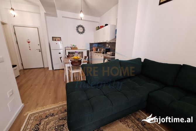 Shtepi ne shitje Apartament ne Tirane, 1+1, Mobilimi E mobiluar, Pagesa 95,000  Euro.