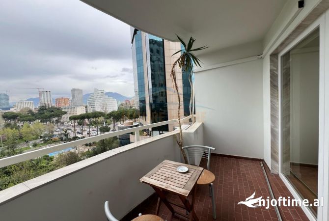 Ambient biznesi me qera 3+1 ne Tirane - 1,200 Euro