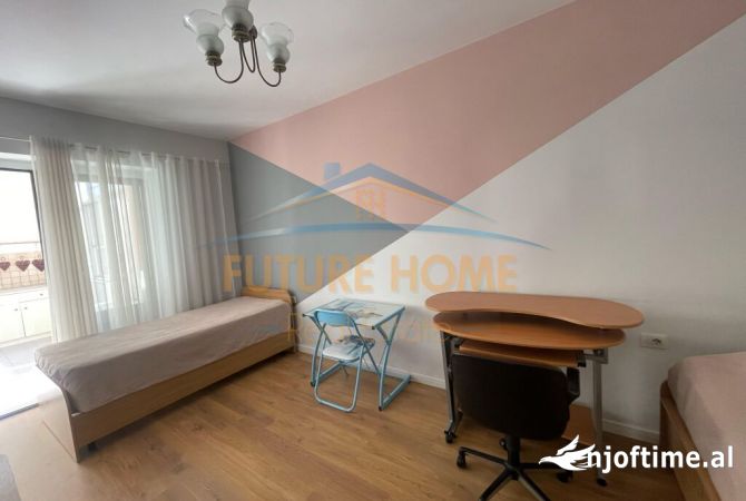 Shtepi ne shitje Apartament ne Tirane, 2+1, Mobilimi E mobiluar, Pagesa 173,000  Euro.