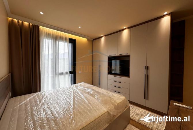 Shtepi me qera 2+1 ne Tirane - 1,200 Euro