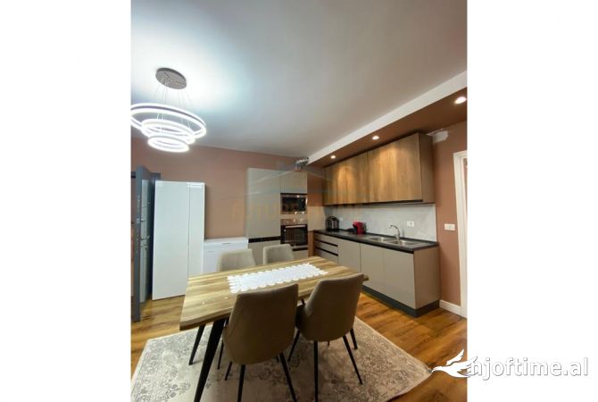 Casa in vendita 3+1 a Tirana - 248,000 Euro