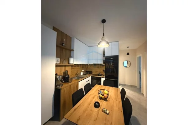 House for Sale 2+1 in Tirana - 11,000,000 Leke