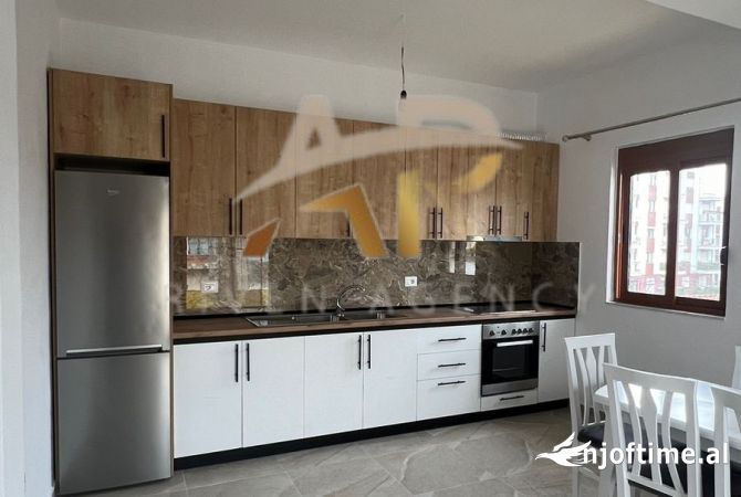 Shtepi me qera 2+1 ne Tirane - 50,000 Leke