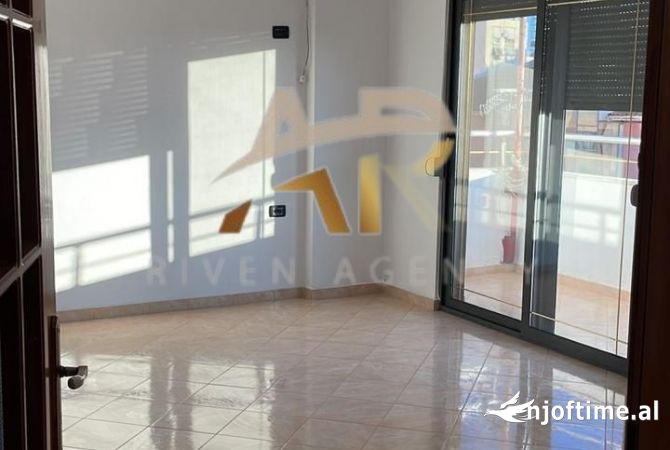 Shtepi me qera 2+1 ne Tirane - 600 Euro