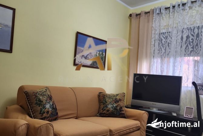 Shtepi me qera 2+1 ne Tirane - 50,000 Leke