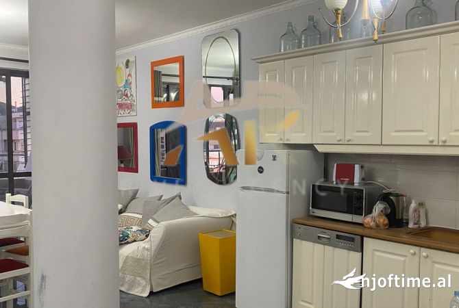 Shtepi me qera 2+1 ne Tirane - 900 Euro