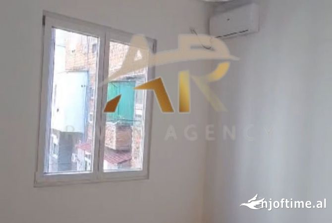 Shtepi me qera 2+1 ne Tirane - 72,000 Leke