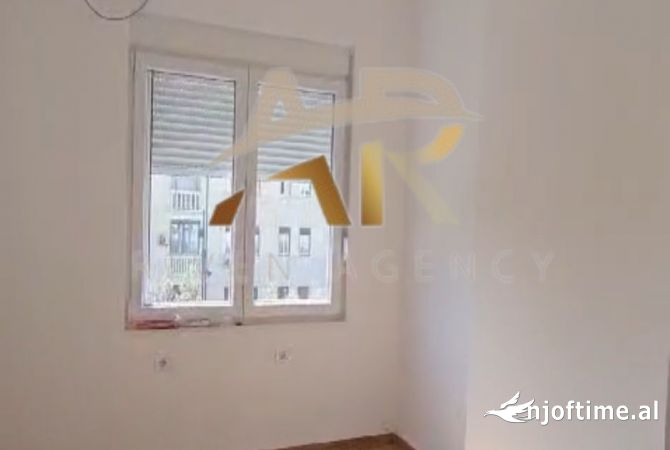 Shtepi me qera 2+1 ne Tirane - 72,000 Leke