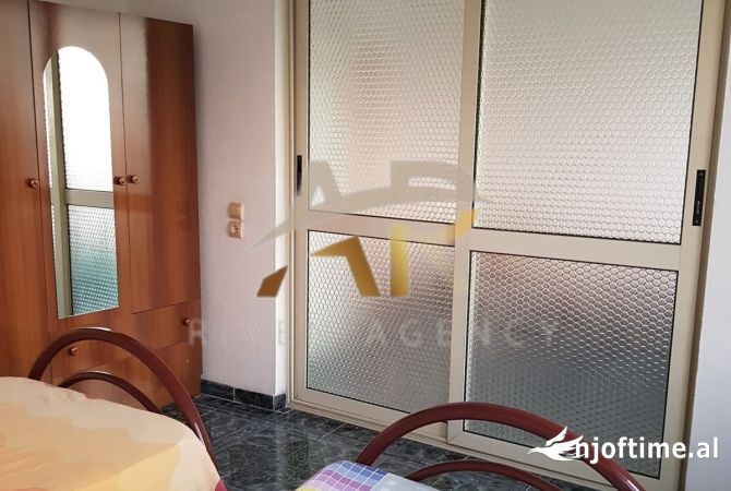 Shtepi me qera 2+1 ne Tirane - 400 Euro