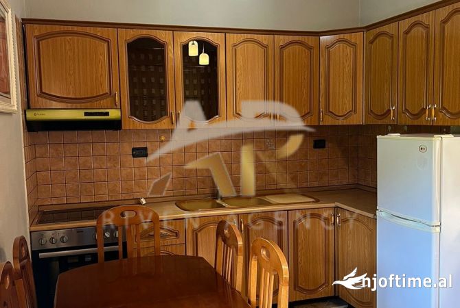 Shtepi me qera 2+1 ne Tirane - 700 Euro