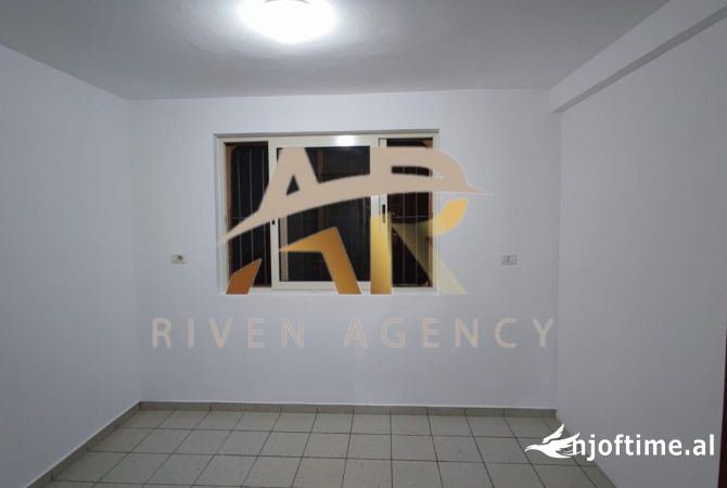 Ambient biznesi me qera 3+1 ne Tirane - 35,000 Leke