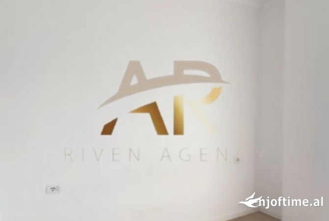 Shtepi ne shitje Apartament ne Tirane, 2+1, Mobilimi Bosh, pa mobiluar, Pagesa 93,000  Euro.