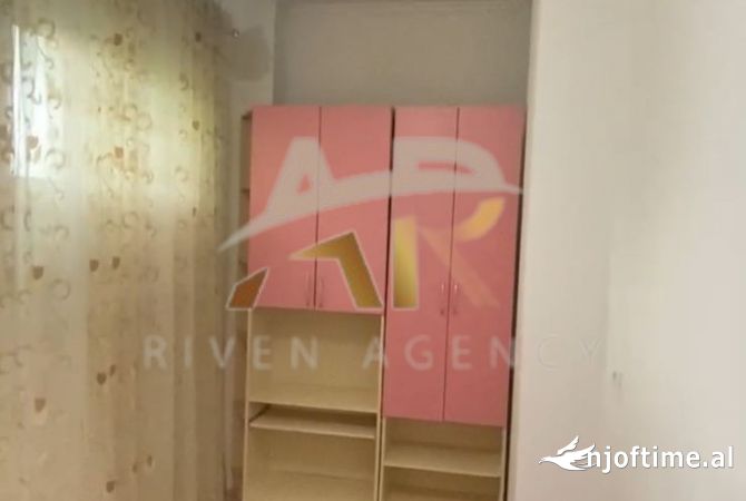 Shtepi ne shitje Apartament ne Tirane, 2+1, Mobilimi Bosh, pa mobiluar, Pagesa 93,000  Euro.