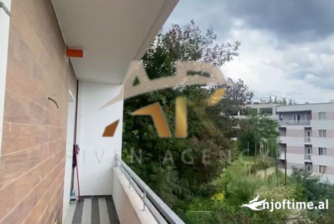 Shtepi ne shitje Apartament ne Tirane, 2+1, Mobilimi Bosh, pa mobiluar, Pagesa 93,000  Euro.