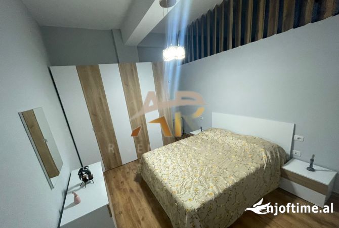 Shtepi ne shitje Apartament ne Tirane, 2+1, Mobilimi E mobiluar, Pagesa 145,000  Euro.
