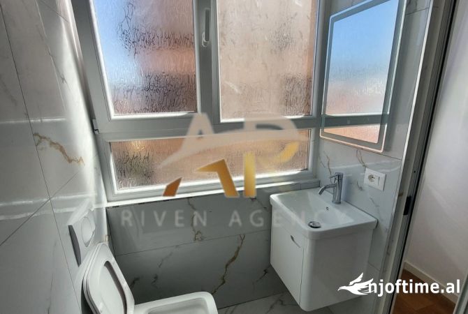 Shtepi ne shitje Apartament ne Tirane, 2+1, Mobilimi Bosh, pa mobiluar, Pagesa 185,000  Euro.