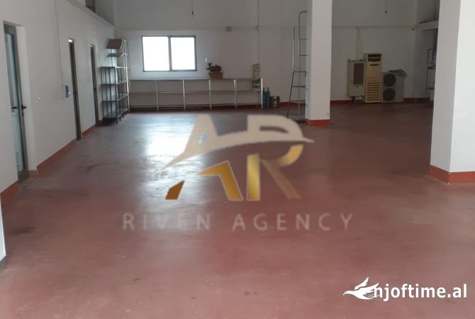 Ambient biznesi me qera 4+1 ne Tirane - 100,000 Leke