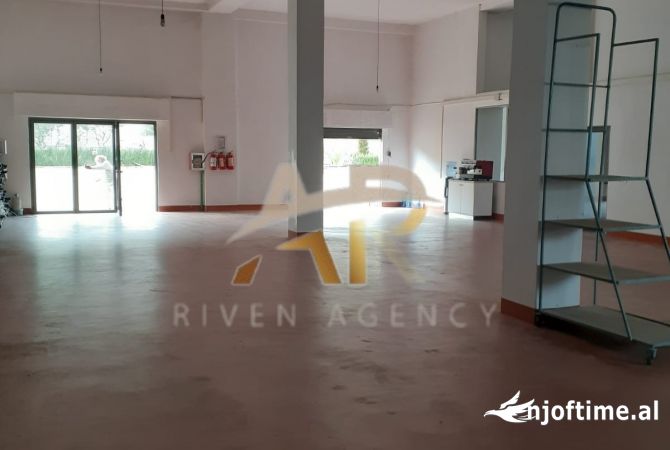 Ambient biznesi me qera 4+1 ne Tirane - 100,000 Leke