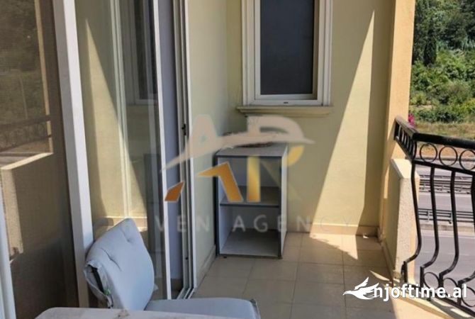 Shtepi ne shitje Apartament ne Durres, Garsoniere, Mobilimi E mobiluar, Pagesa 54,000  Euro.