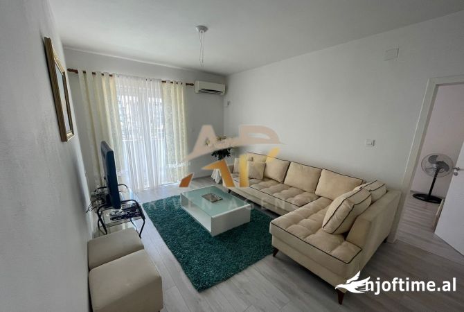 Shtepi me qera 2+1 ne Tirane - 700 Euro