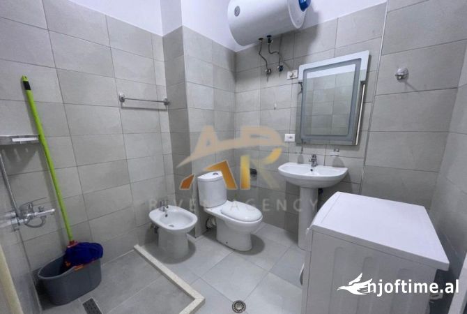 Shtepi me qera Apartament ne Tirane, 1+1, Mobilimi E mobiluar, Pagesa 400  Euro.