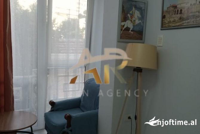 Shtepi me qera 2+1 ne Tirane - 750 Euro