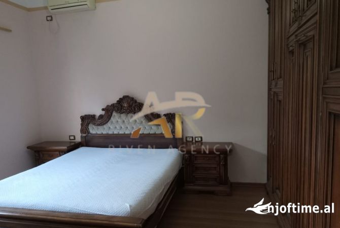 Shtepi me qera Apartament ne Tirane, 2+1, Mobilimi E mobiluar, Pagesa 750  Euro.