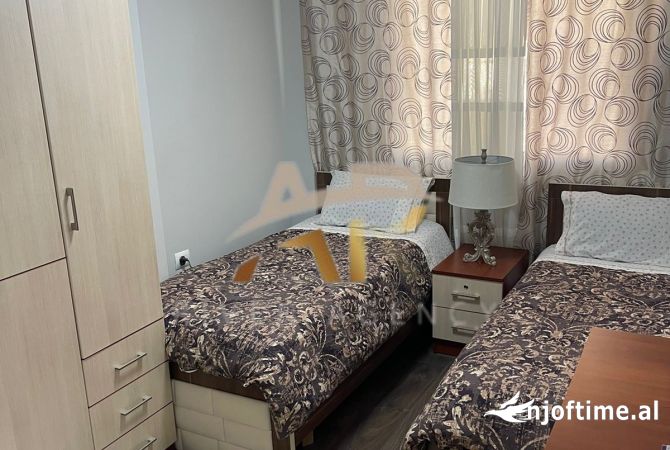 Shtepi ne shitje Apartament ne Tirane, 2+1, Mobilimi E mobiluar, Pagesa 295,000  Euro.