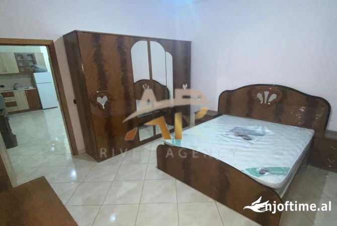 Shtepi me qera Apartament ne Tirane, 1+1, Mobilimi E mobiluar, Pagesa 350  Euro.