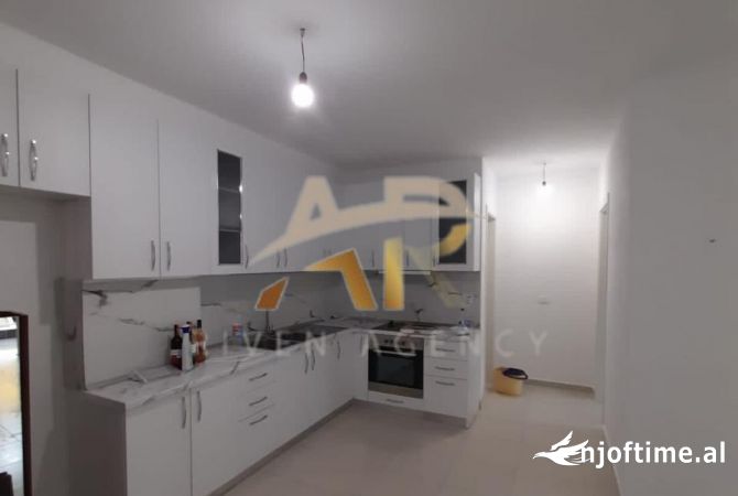 Shtepi me qera 1+1 ne Tirane - 27,000 Leke