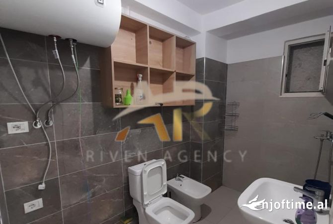 Shtepi me qera Apartament ne Tirane, 1+1, Mobilimi Bosh, pa mobiluar, Pagesa 27,000  Leke.