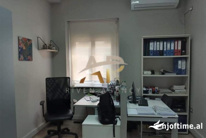 Ambient biznesi me qera 3+1 ne Tirane - 1,400 Euro