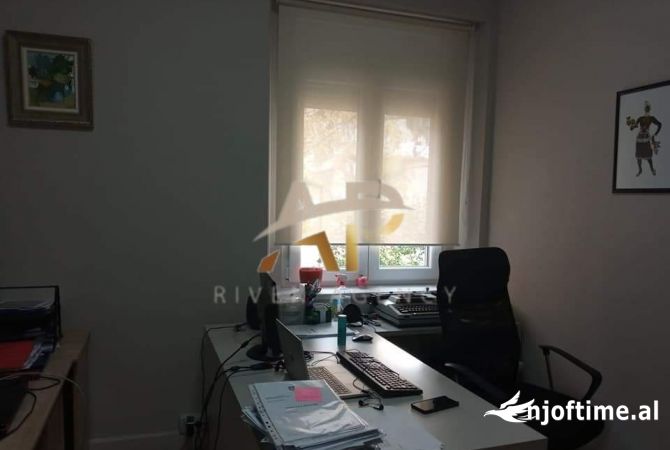 Ambient biznesi me qera 3+1 ne Tirane - 1,400 Euro