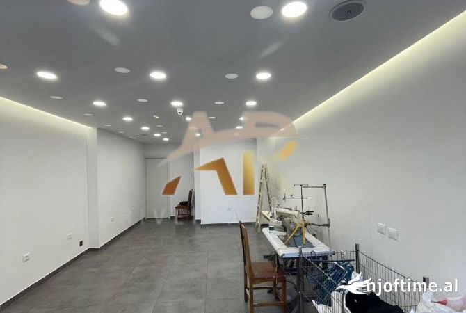 Ambient biznesi me qera 3+1 ne Tirane - 85,000 Leke