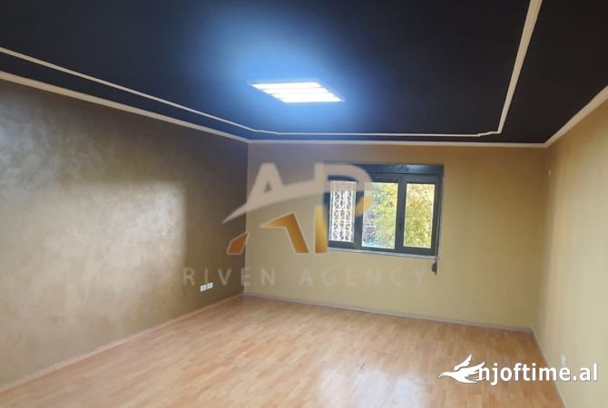Ambient biznesi me qera 3+1 ne Tirane - 1,600 Euro