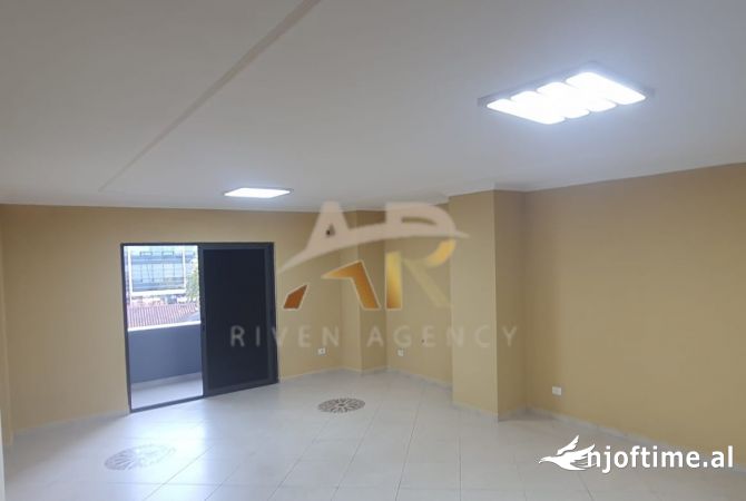 Ambient biznesi me qera 3+1 ne Tirane - 1,600 Euro