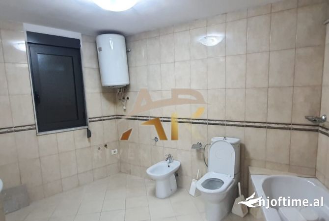 Jepet me qera ambjent biznesi ne Qender