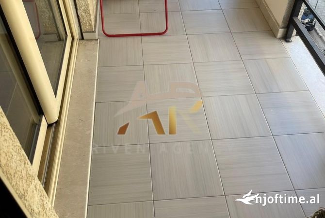 Shtepi me qera Apartament ne Tirane, 2+1, Mobilimi E mobiluar, Pagesa 700  Euro.