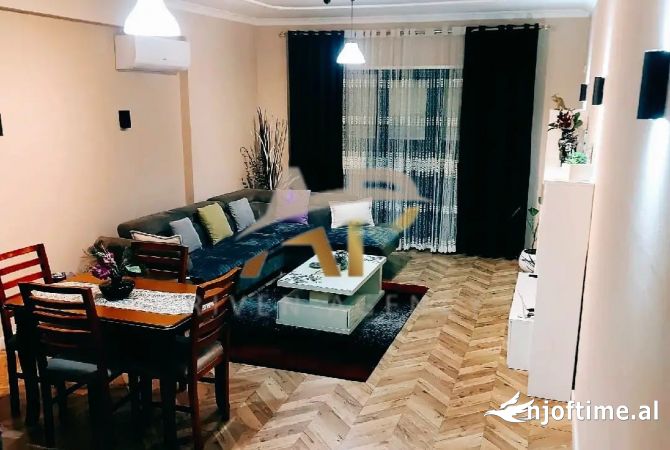 Shtepi me qera 2+1 ne Tirane - 900 Euro