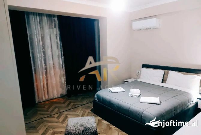 Shtepi me qera Apartament ne Tirane, 2+1, Mobilimi E mobiluar, Pagesa 900  Euro.