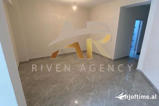Jepet me qera ambjent biznesi 2+1 ne Qender