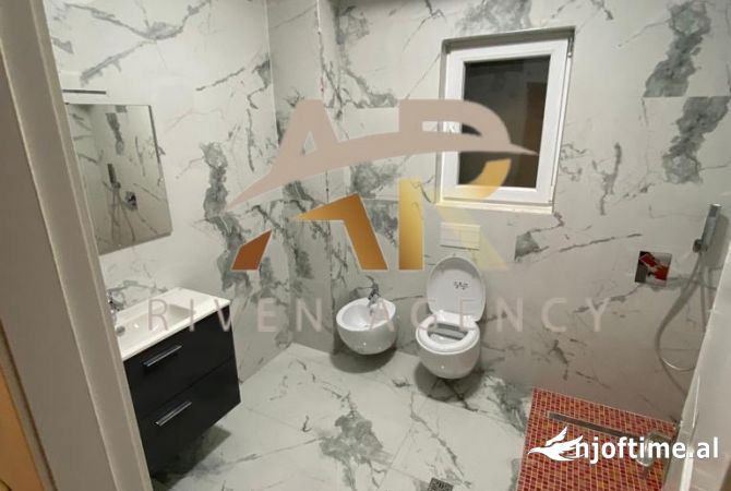 Jepet me qera ambjent biznesi 2+1 ne Qender