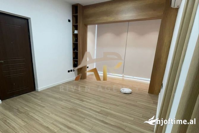 Jepet me qera zyre 2+1 e mobilur ne Rrugen Bardhyl