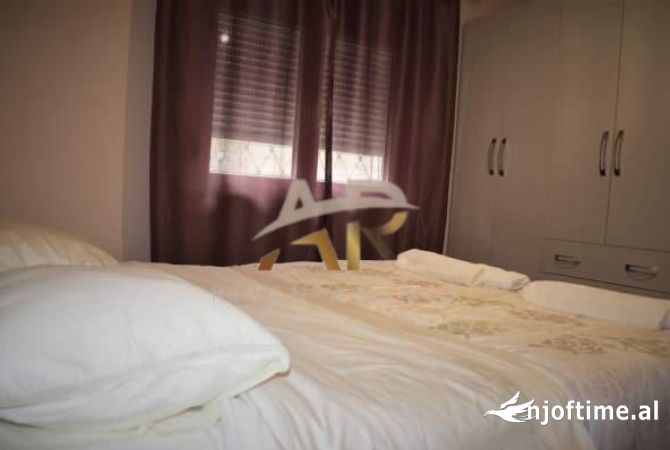 Shtepi me qera Apartament ne Tirane, 2+1, Mobilimi E mobiluar, Pagesa 600  Euro.