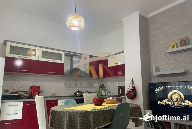 Shtepi me qera 2+1 ne Tirane - 50,000 Leke