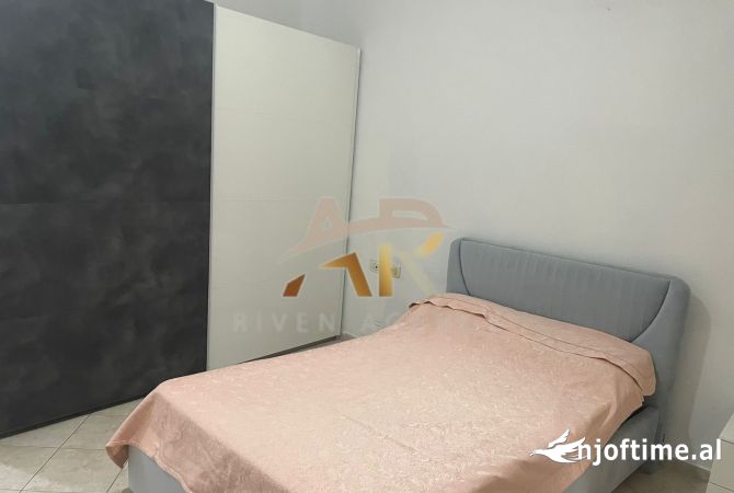 Shtepi me qera Apartament ne Tirane, 2+1, Mobilimi E mobiluar, Pagesa 50,000  Leke.