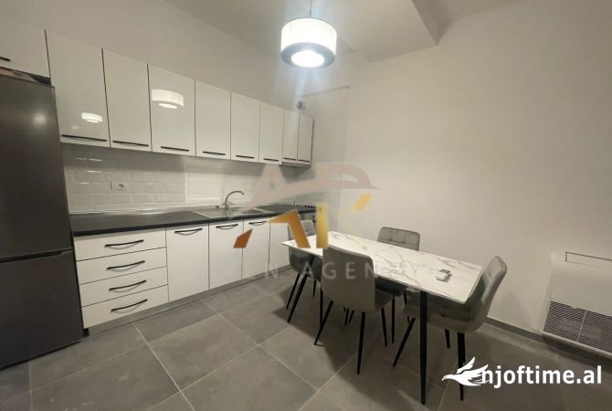 Shtepi me qera 2+1 ne Tirane - 45,000 Leke